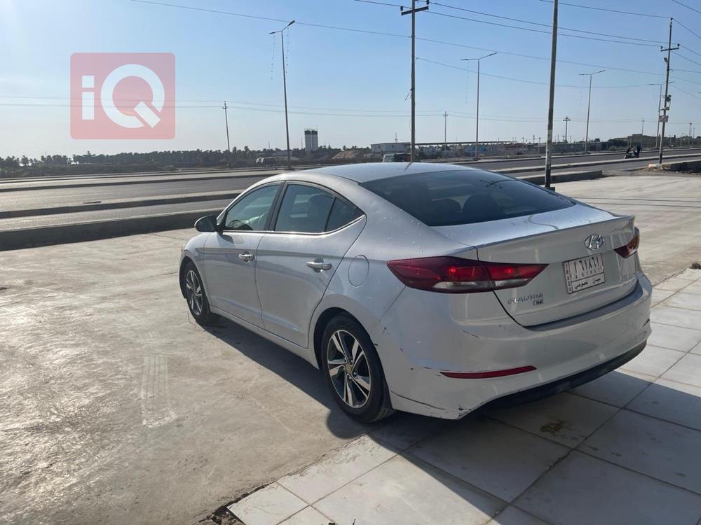 هیوندای ئەلەنترا
